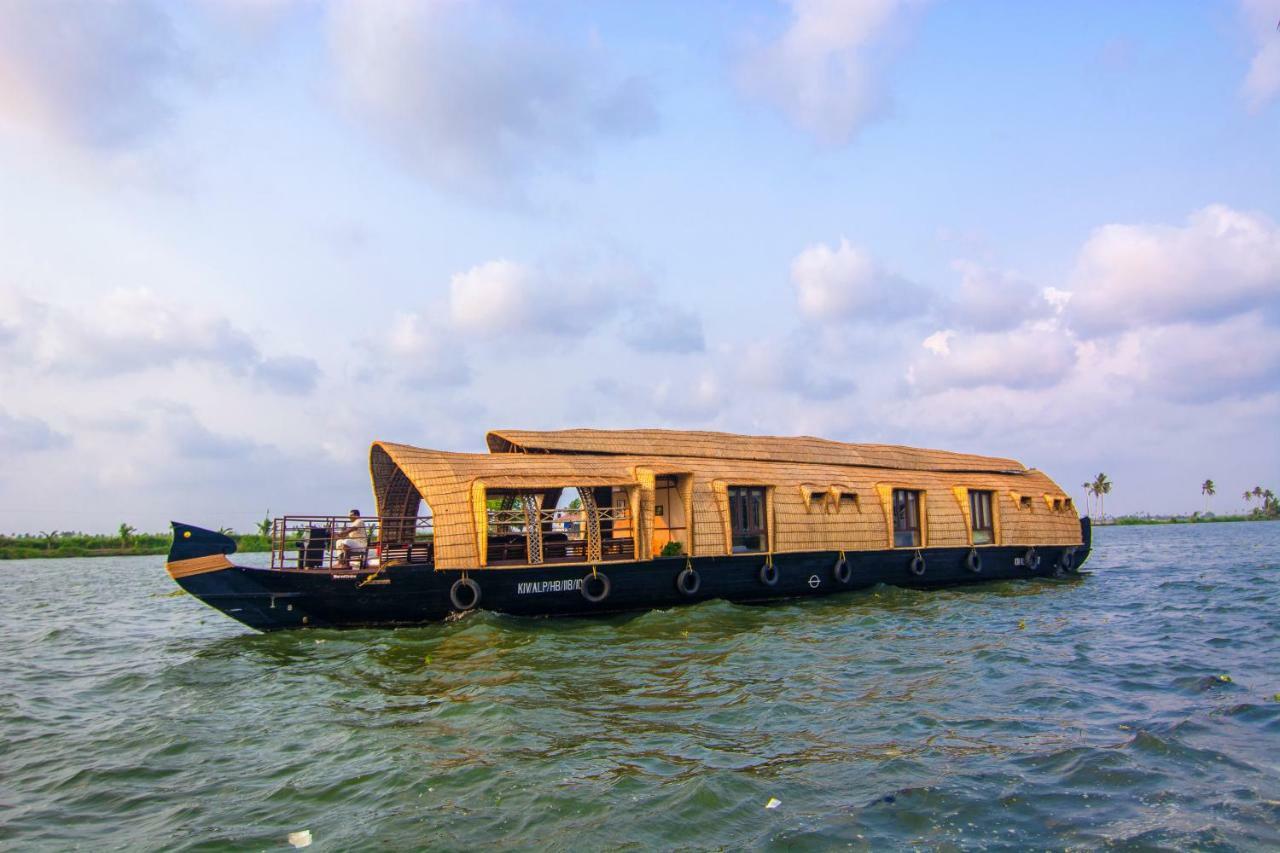 فندق مارفيل كروز Alappuzha المظهر الخارجي الصورة