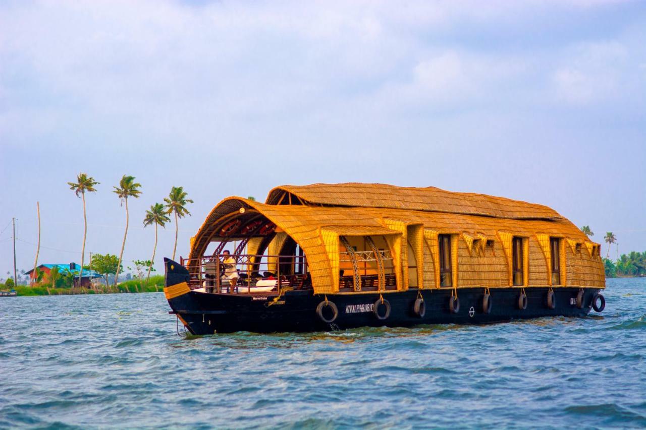 فندق مارفيل كروز Alappuzha المظهر الخارجي الصورة