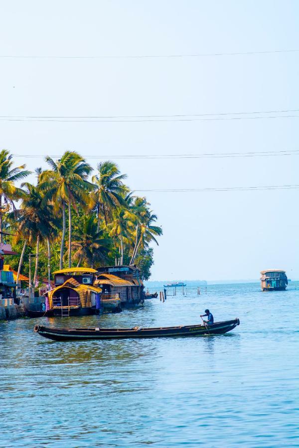 فندق مارفيل كروز Alappuzha المظهر الخارجي الصورة